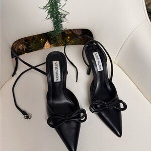Steve Madden Black Pointed Toe Heels
